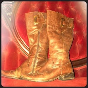 Beautiful Distressed leather mid-calf boots